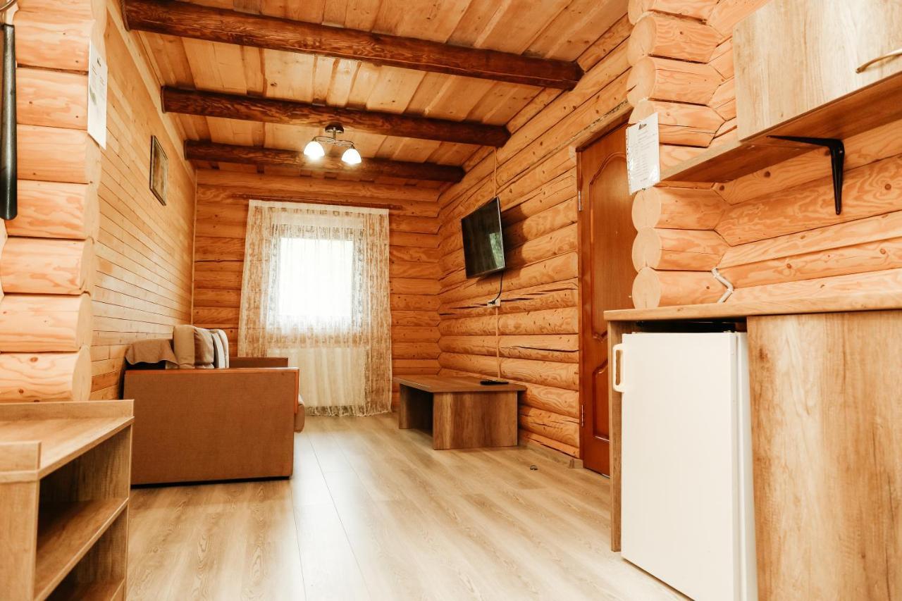 Chudodievo In Chynadievo Mini-Hotel Chynadiyovo Bagian luar foto