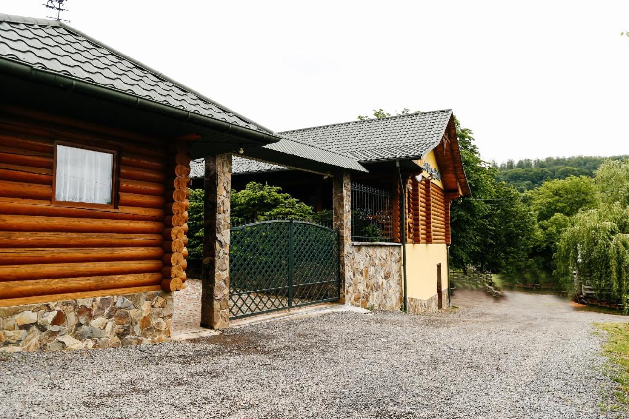 Chudodievo In Chynadievo Mini-Hotel Chynadiyovo Bagian luar foto