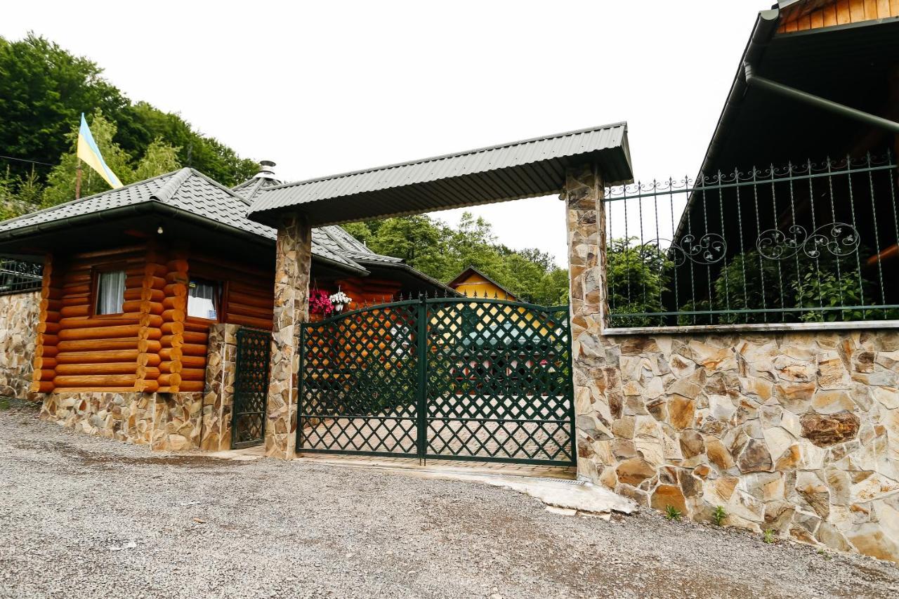 Chudodievo In Chynadievo Mini-Hotel Chynadiyovo Bagian luar foto